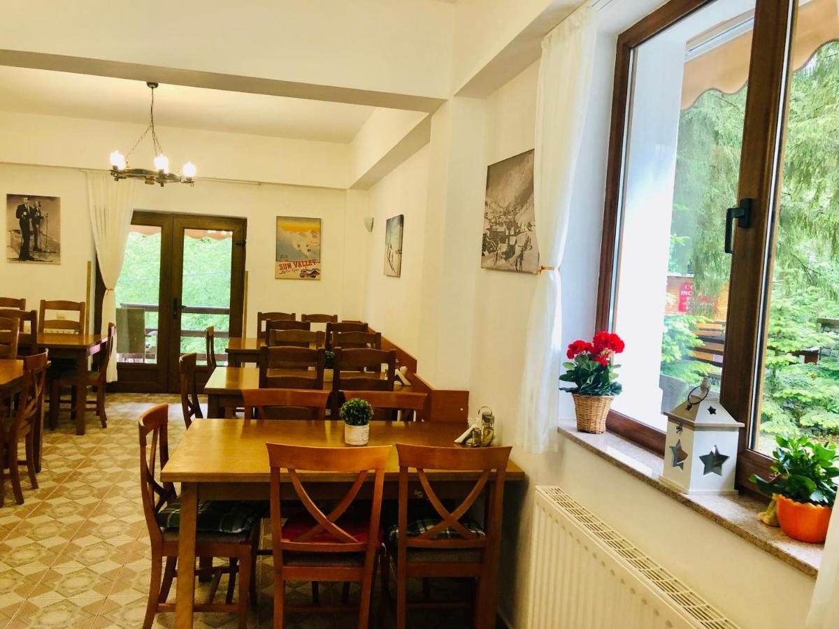 Pensiune & Restaurant Kalinder Buşteni 外观 照片