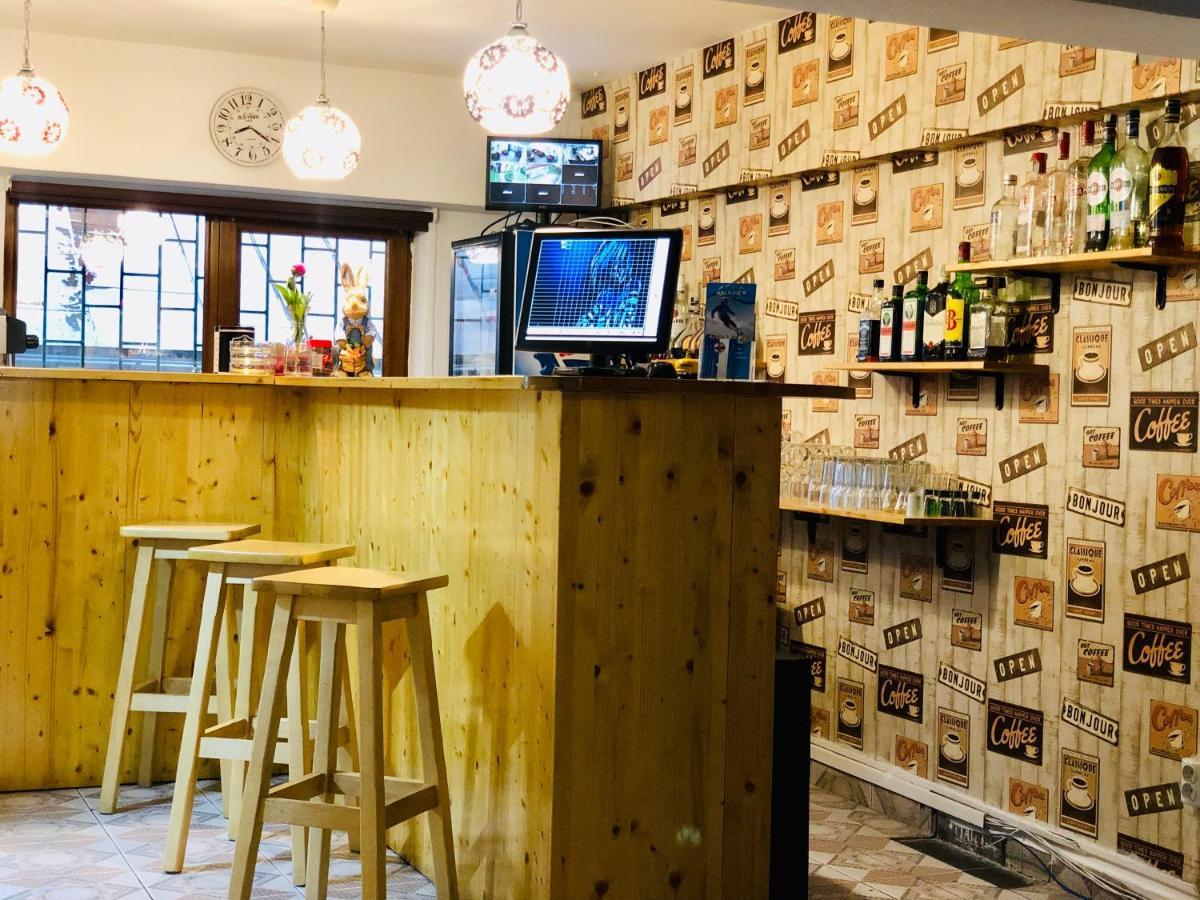 Pensiune & Restaurant Kalinder Buşteni 外观 照片