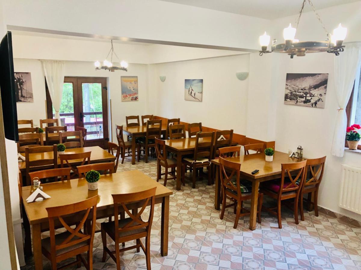 Pensiune & Restaurant Kalinder Buşteni 外观 照片